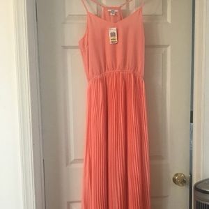 Maxi pleated dress bright peach
